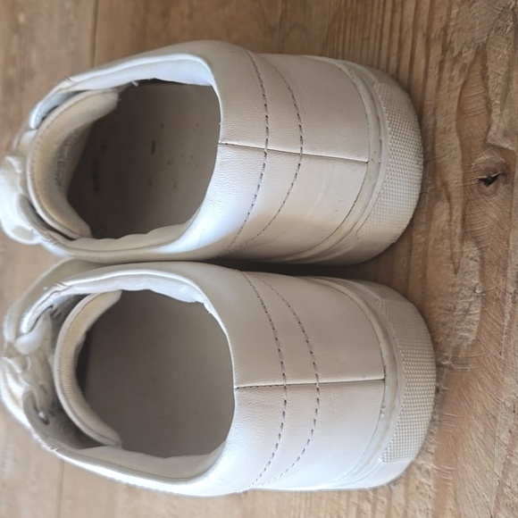 Tory Burch Classic White Casual Sneakers - Picture 4 of 6